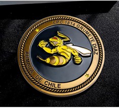 3D dizaino 40-mečio suvenyrinė metalinė moneta